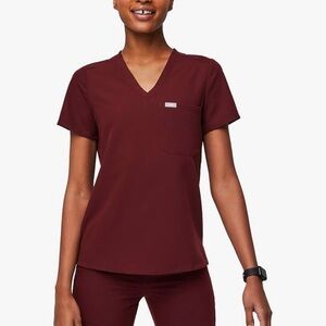 FIGS caterina one pocket scrub top size small burgundy